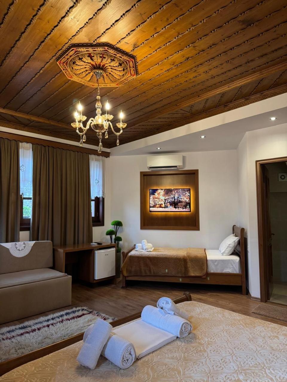 Hotel With Castle View Gjirokastër Extérieur photo