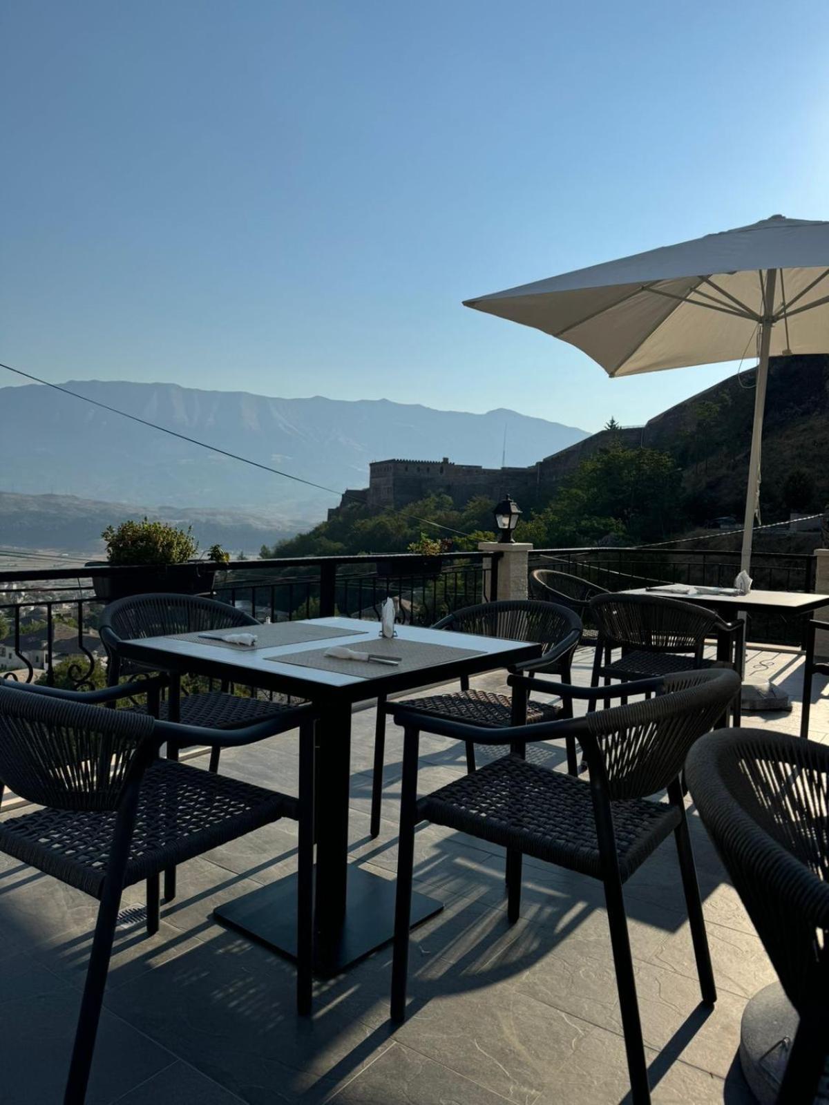 Hotel With Castle View Gjirokastër Extérieur photo