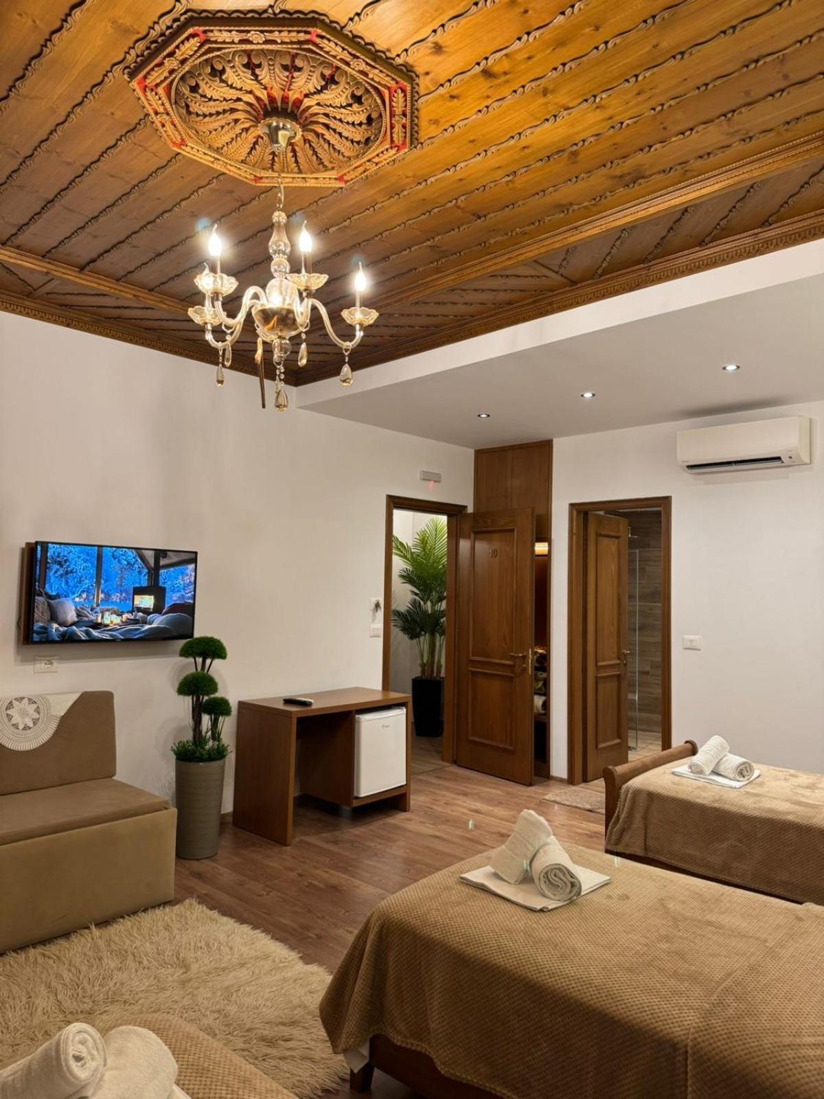 Hotel With Castle View Gjirokastër Extérieur photo